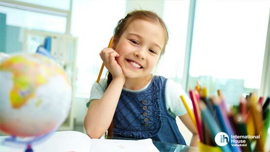 Alumna en clase de inglés en un colegio de Valladolid